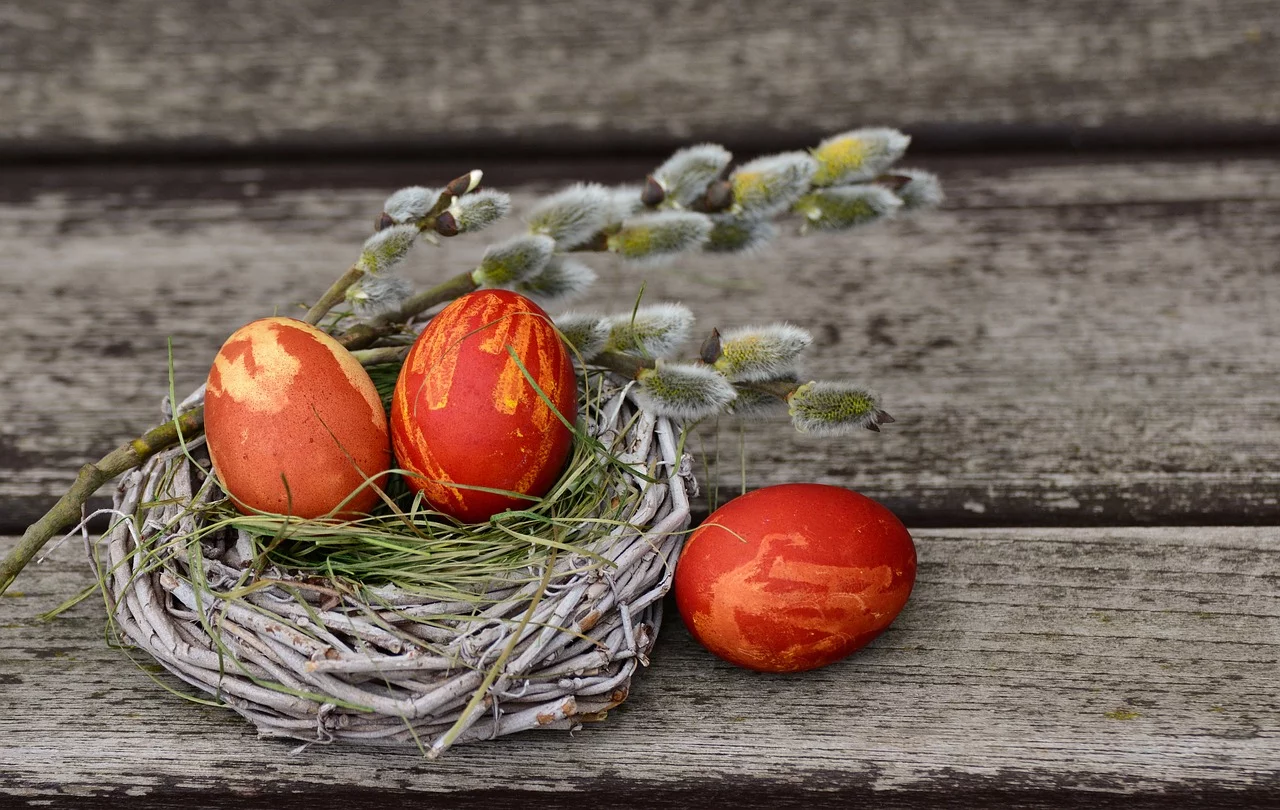 easter-eggs-2145667_1280.webp