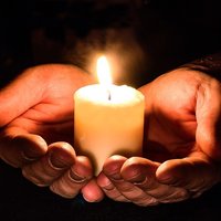 hands-1926414_960_720_THUMB.jpg